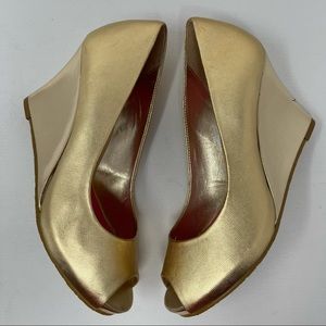 Lilly Pulitzer Resort Chic Wedge Saffian Gold Size 7.5